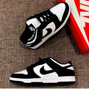 Nike low dunks panda men’s size 8 women’s size 9.5